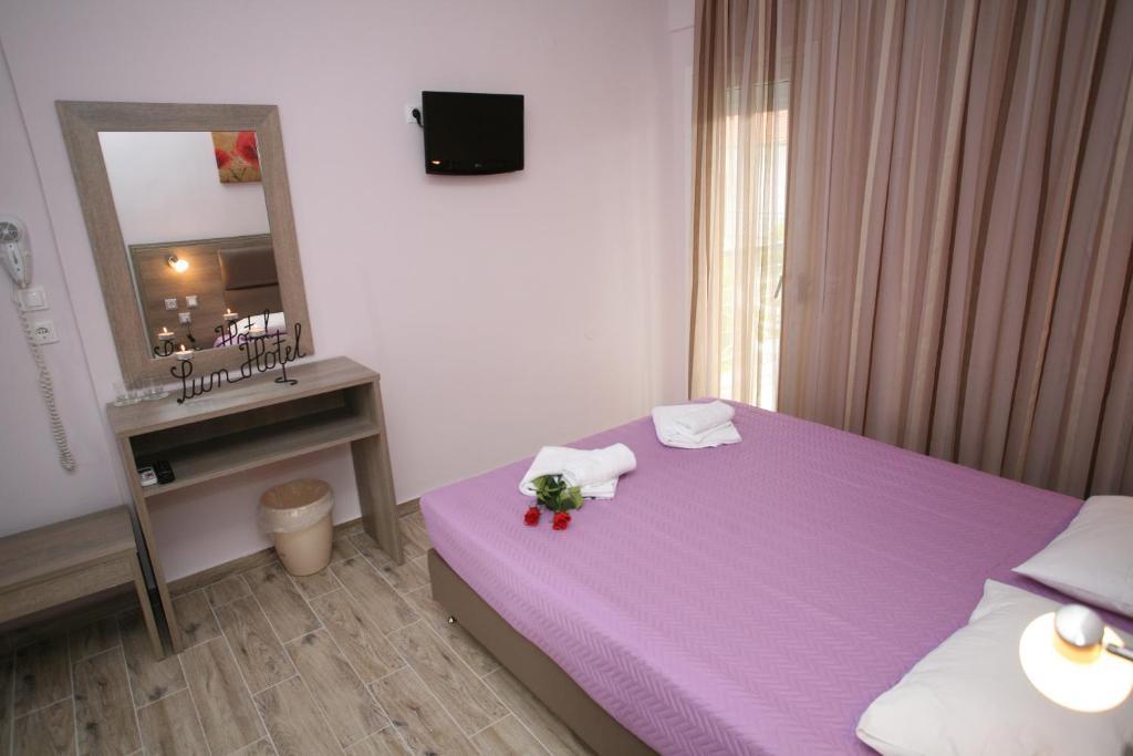 Sun Hotel Polychrono Room photo